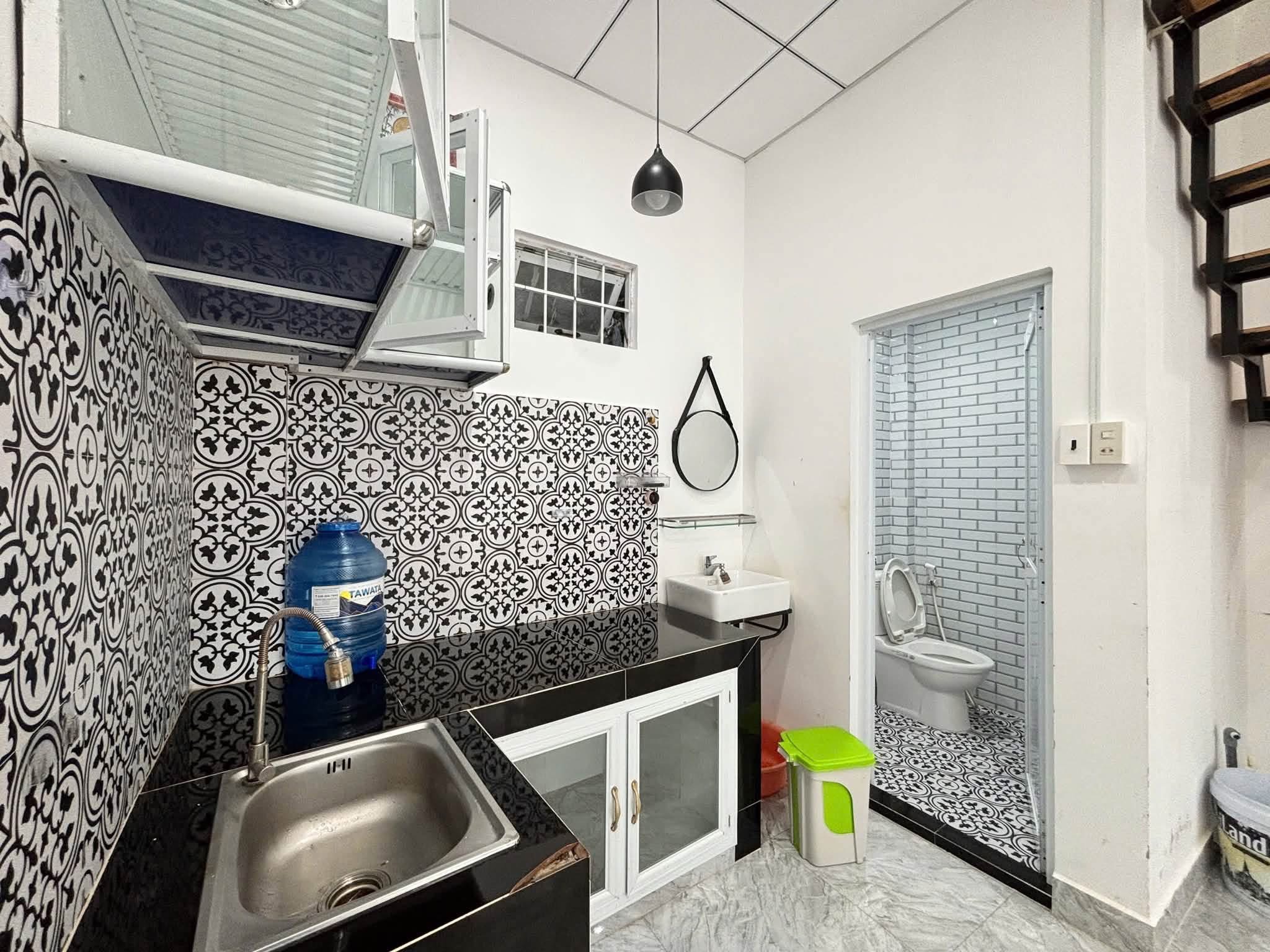 Cho thuê nhà nguyên căn hẻm 127 Nguyễn Trường Tộ - 30m² - 3.2 Triệu/Tháng