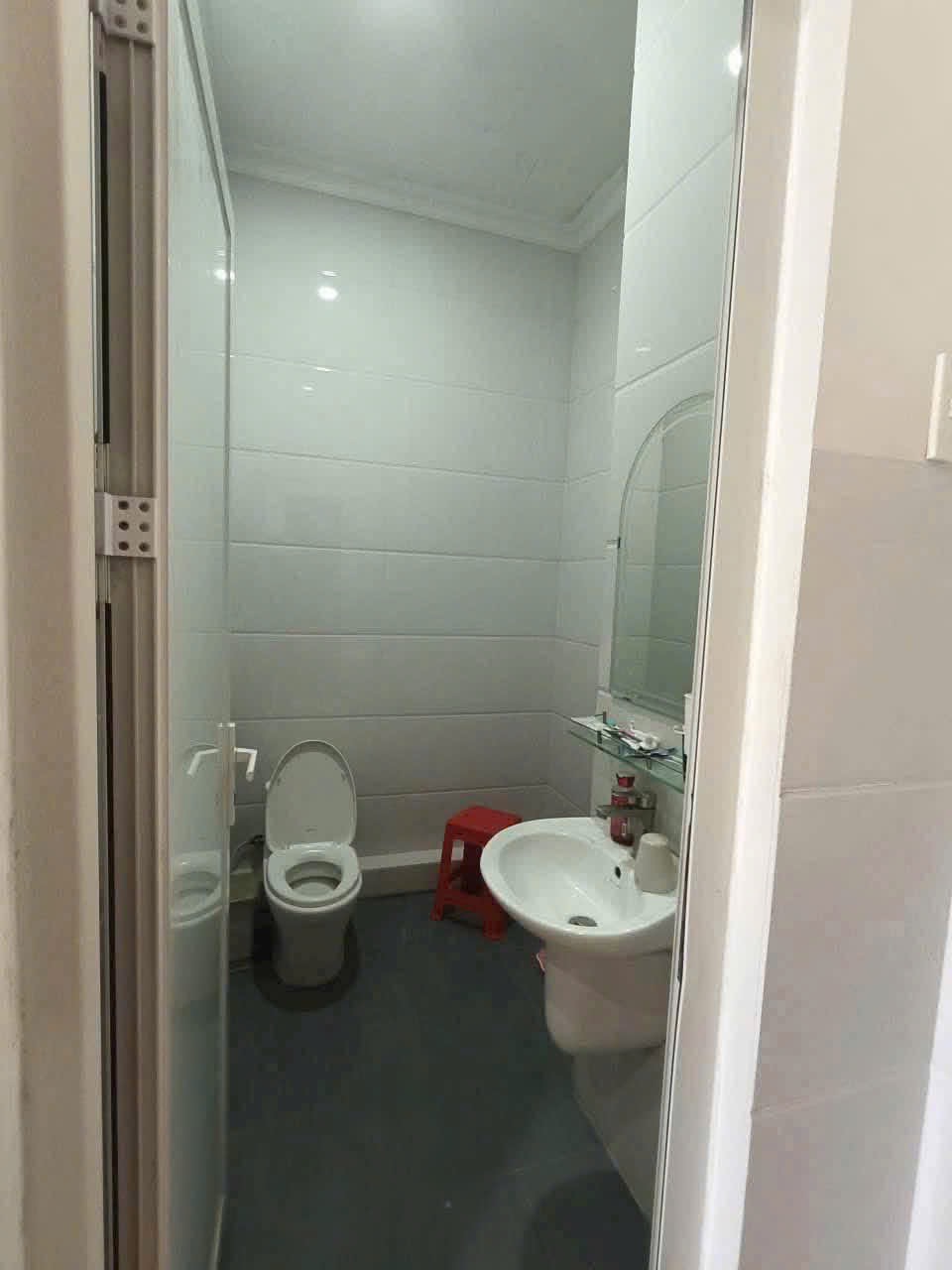 Cho thuê nhà trệt 2 lầu hẻm 18B Lê Hồng Phong, Bình Thủy - 9 Triệu/tháng