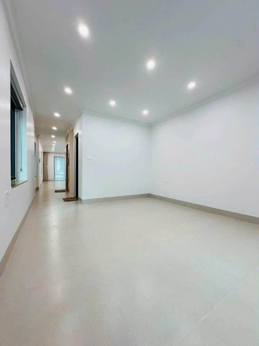Cho thuê nhà 7 tầng có thang máy tại Hoàng Quốc Việt, Cầu Giấy - 45 triệu/tháng