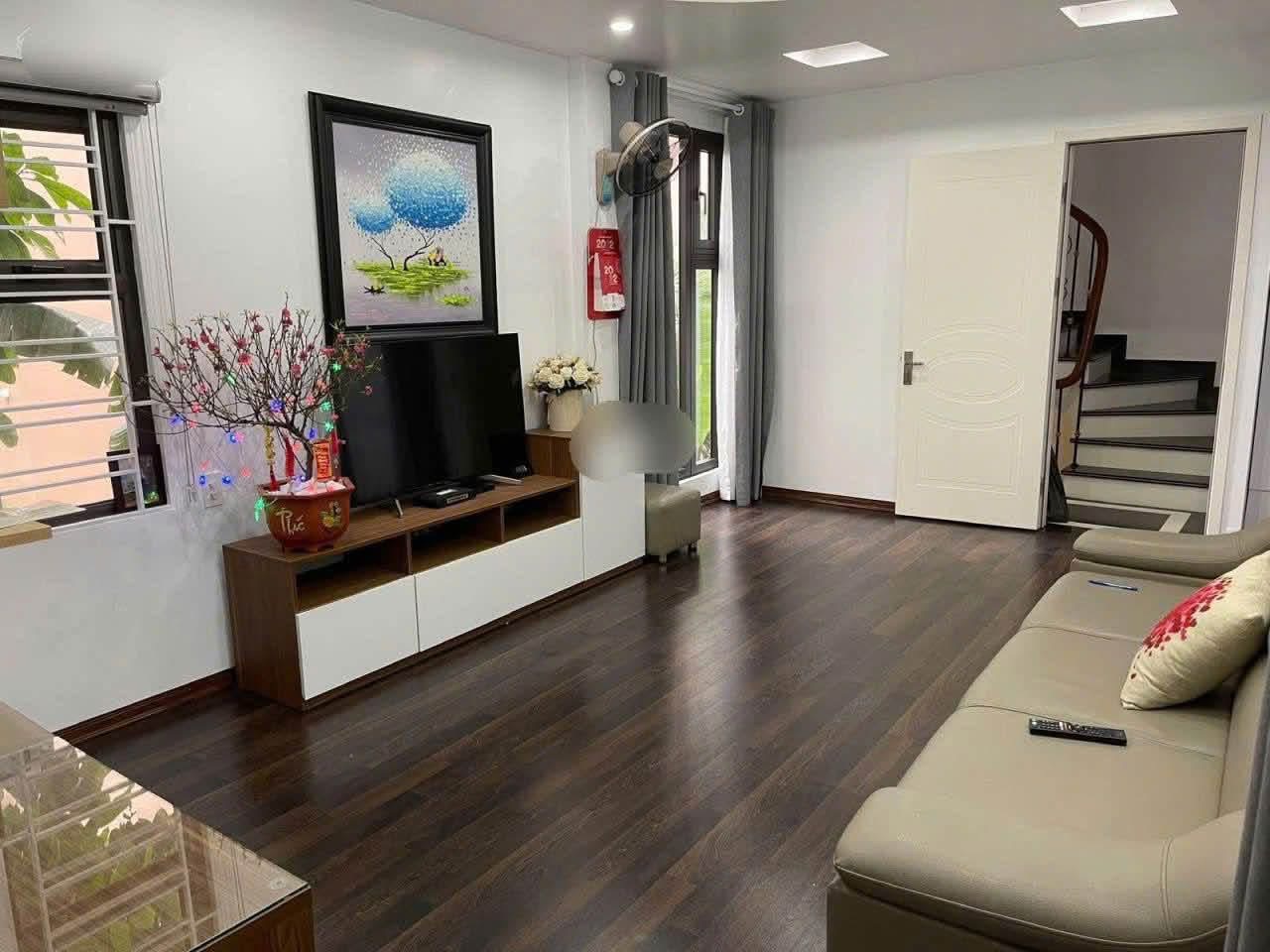 Cho thuê nhà nguyên căn Lương Khánh Thiện, Hoàng Mai - 40m² - 13 Triệu