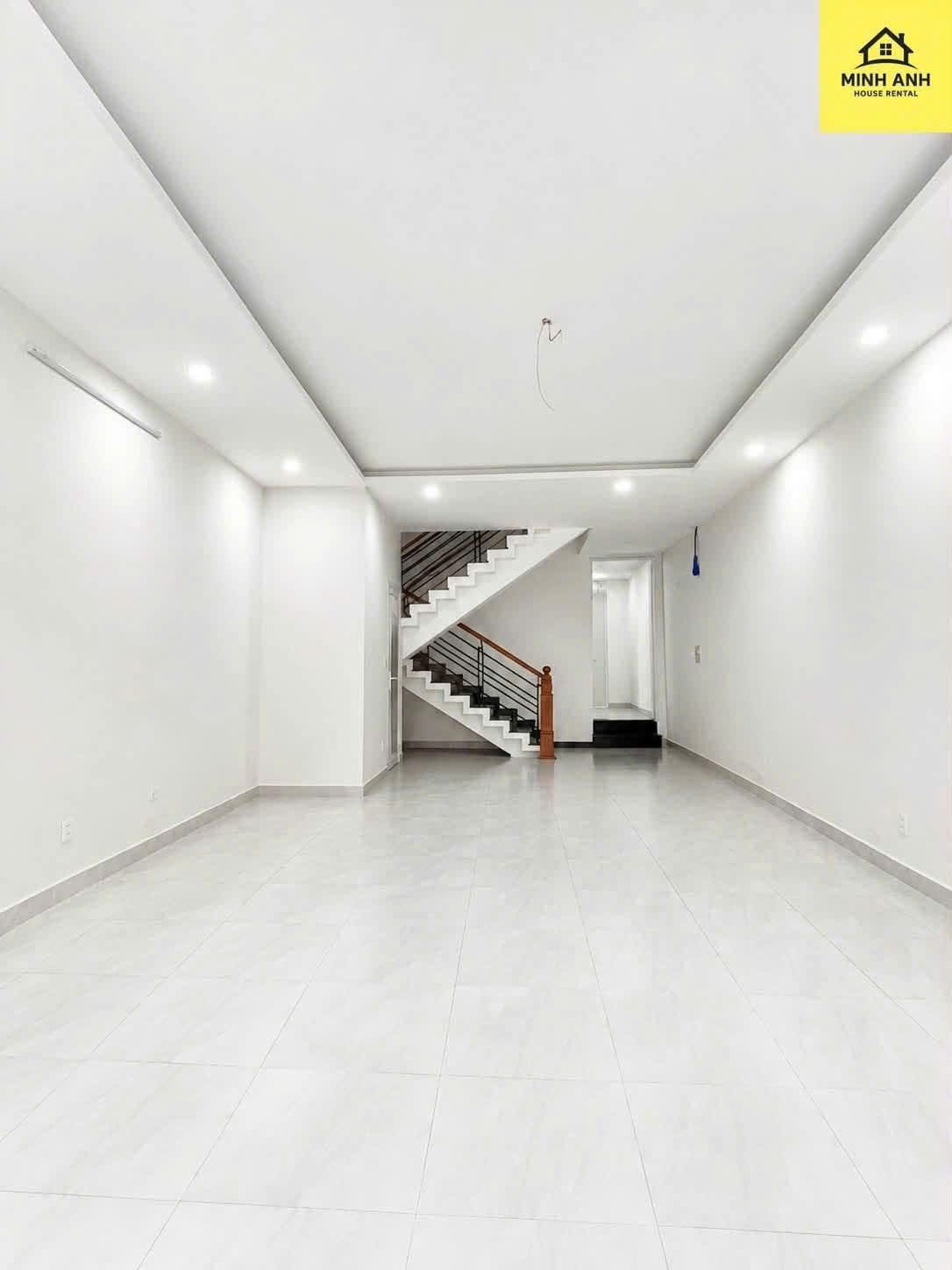 Cho thuê nhà hẻm xe tải khu sân bay, Thăng Long, Tân Bình - 90m²