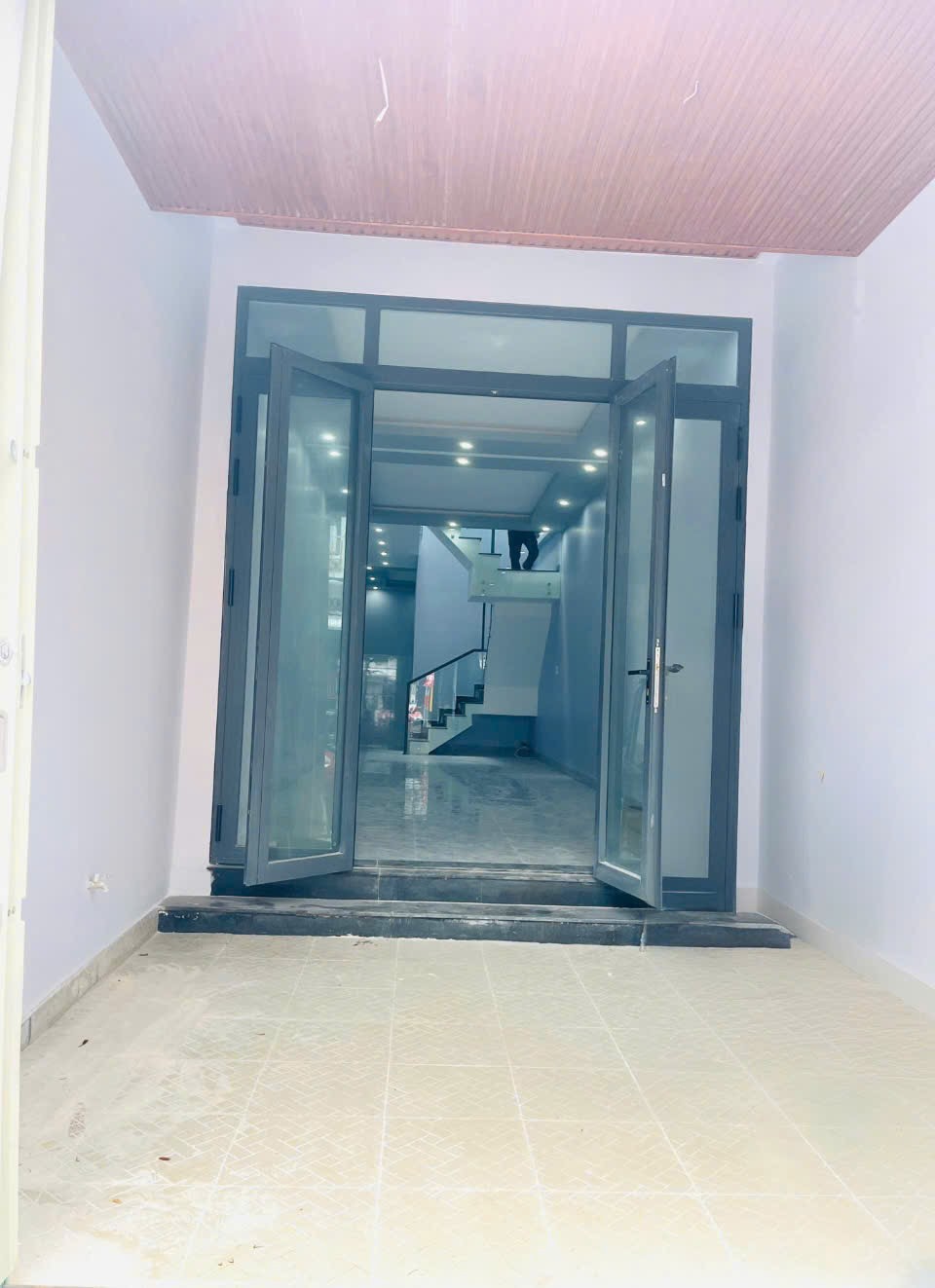 Cho thuê nhà nguyên căn mặt tiền đường Xô Viết Nghệ Tĩnh - 15 Triệu