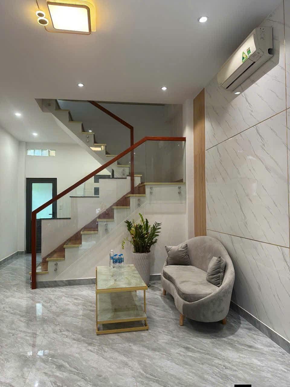 Cho thuê nhà 5PN Thích Quảng Đức, Phú Nhuận - 17 Triệu/Tháng