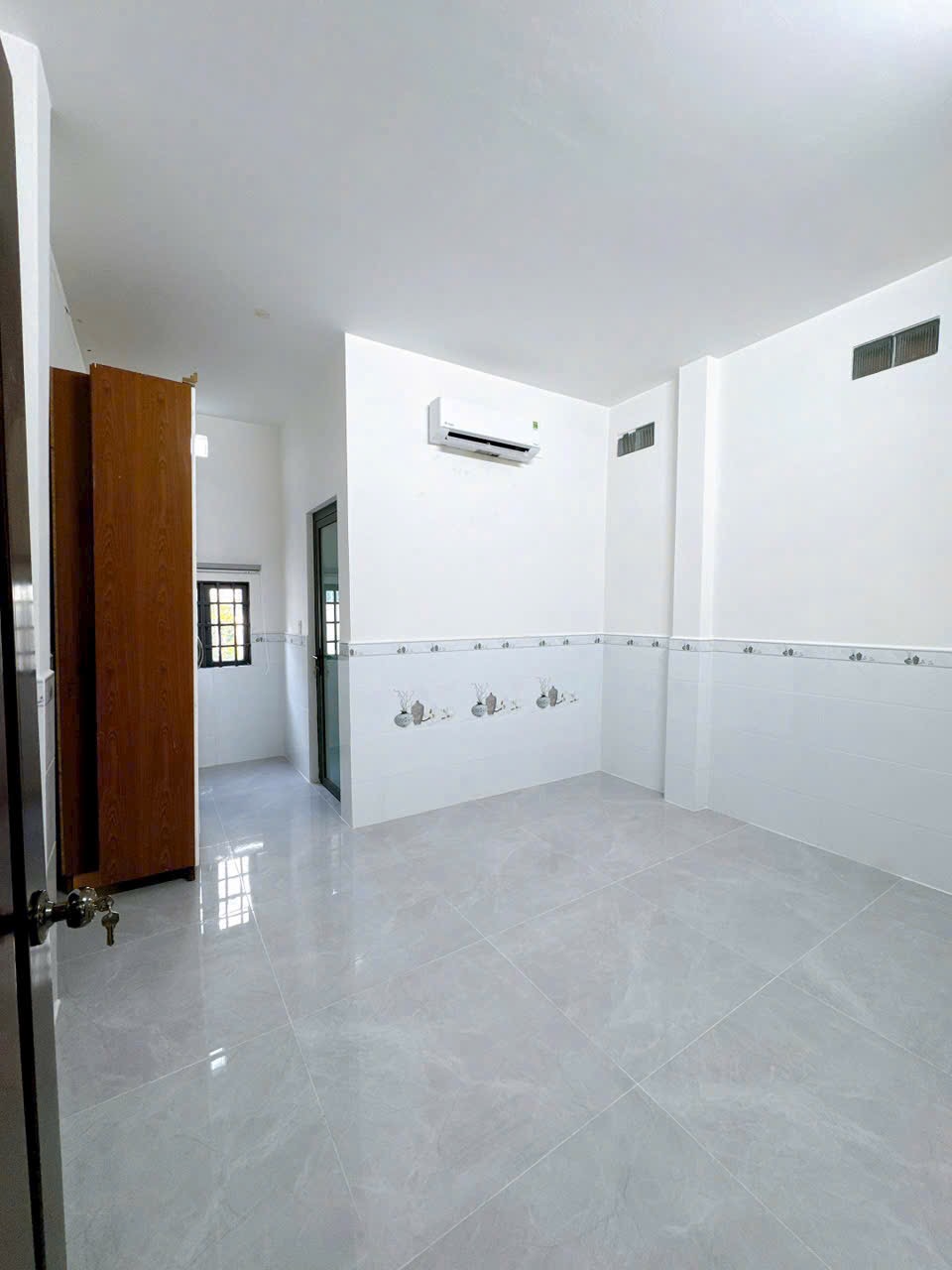 Bán nhà 3 tầng KDC Hàng Bàng, Ninh Kiều, Cần Thơ - 80m² - 4 Tỷ