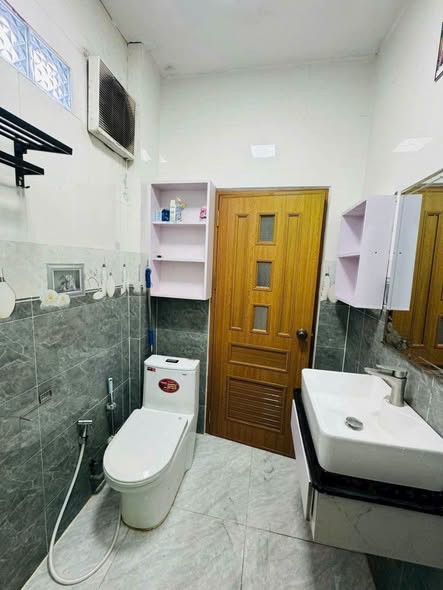 Cho thuê nhà trệt lầu hẻm Nguyễn Văn Cừ, Tân An, Cần Thơ - 6 Triệu/Tháng