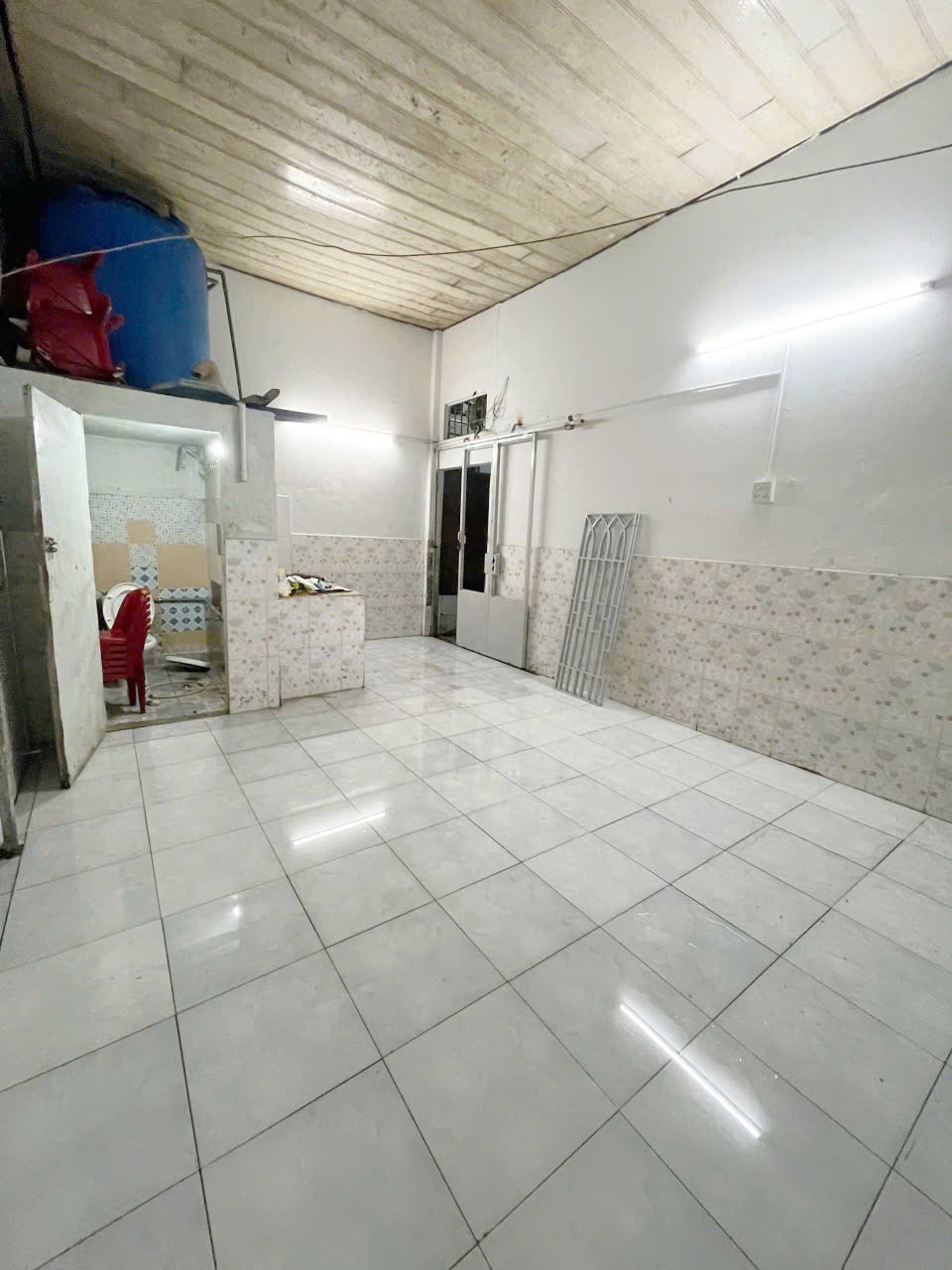 Cho thuê phòng trọ gần cầu Rạch Súc, Nguyễn Văn Linh - 1.3 Triệu/Tháng