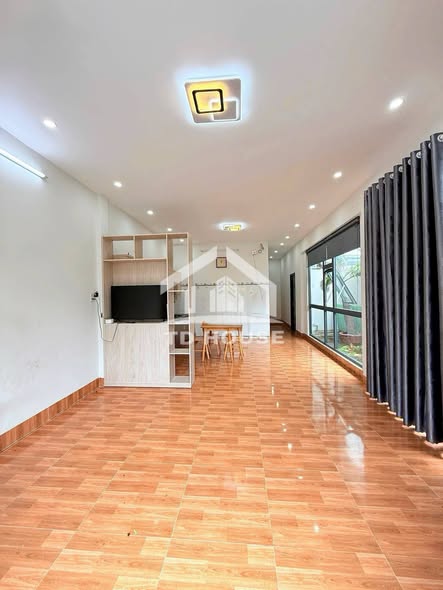 Cho thuê nhà 2 phòng ngủ hẻm đường CMT8, Ninh Kiều - 5.5 Triệu/Tháng