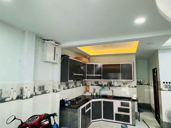 Cho thuê nhà trệt lầu hẻm Nguyễn Văn Cừ, Tân An, Cần Thơ - 6 Triệu/Tháng