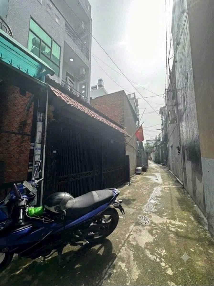 Cho thuê nhà hẻm 911/ Quang Trung, Gò Vấp - 5PN - 10 Triệu/Tháng