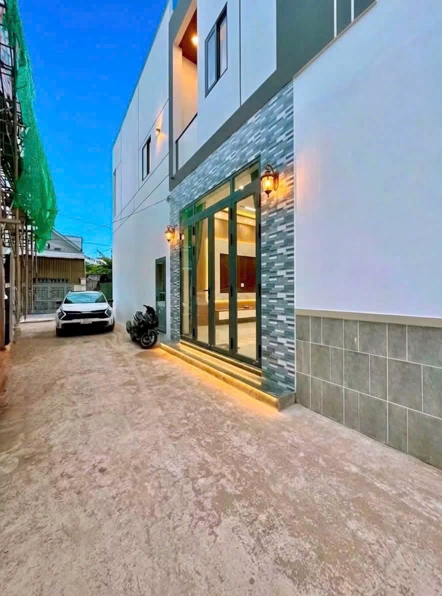 Bán nhà 1 trệt 1 lầu hẻm 112 Hoàng Quốc Việt - 40m² - 2.75 Tỷ