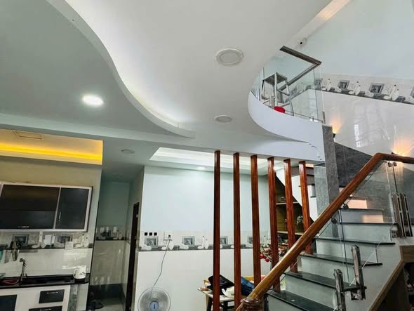 Cho thuê nhà trệt lầu hẻm Nguyễn Văn Cừ, Tân An, Cần Thơ - 6 Triệu/Tháng