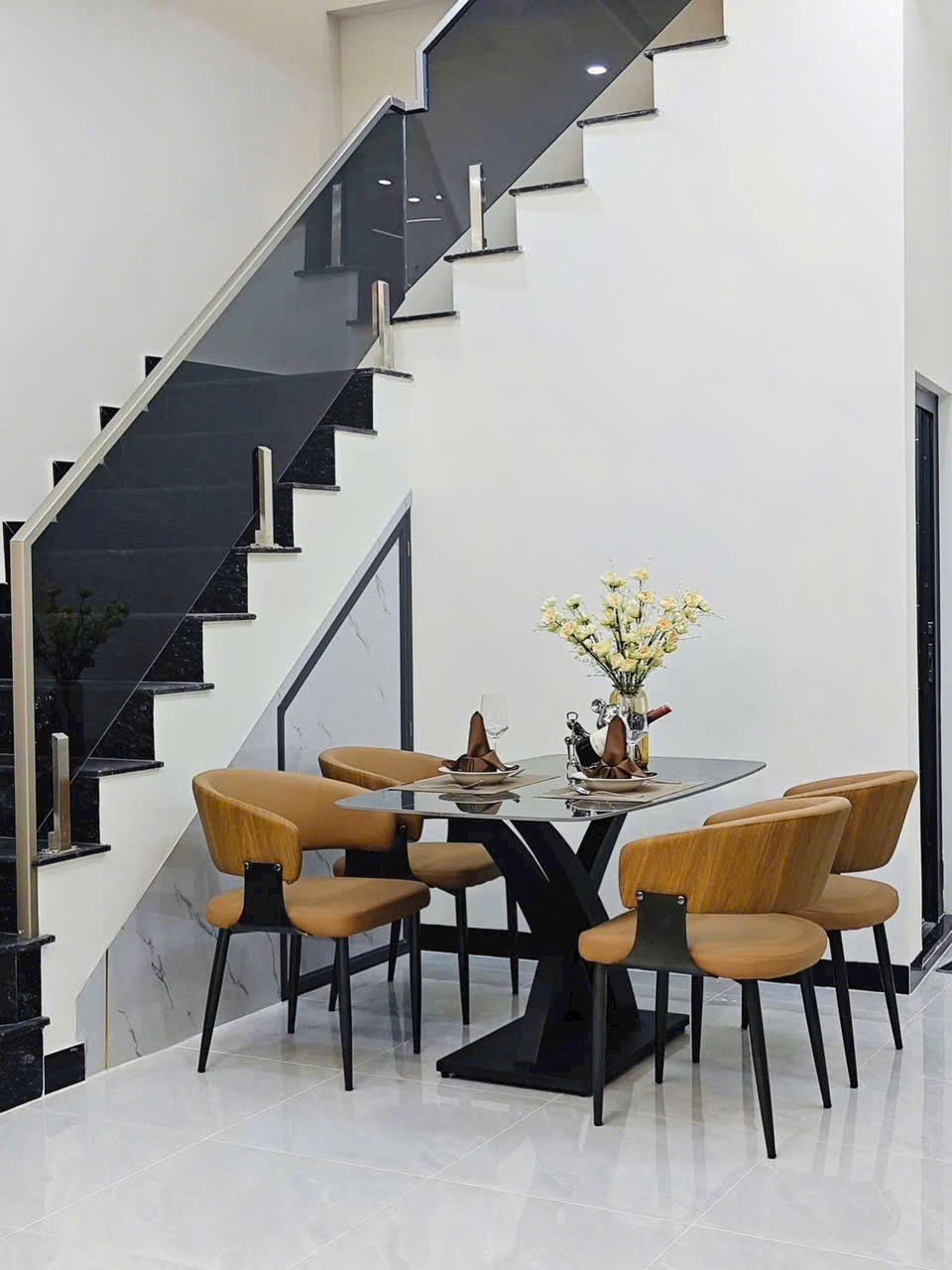 Bán nhà 1 trệt 1 lầu hẻm 112 Hoàng Quốc Việt - 40m² - 2.75 Tỷ — ảnh 8