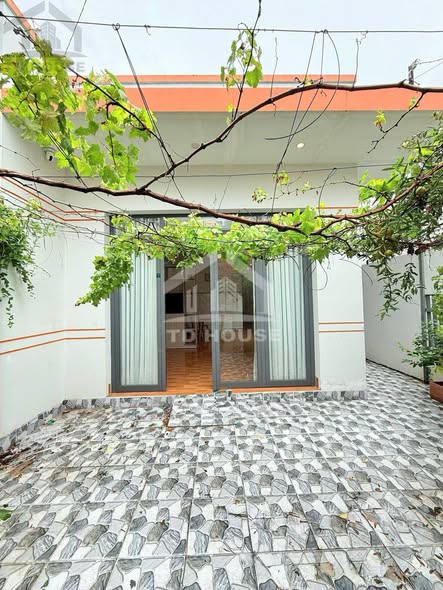 Cho thuê nhà 2 phòng ngủ hẻm đường CMT8, Ninh Kiều - 5.5 Triệu/Tháng