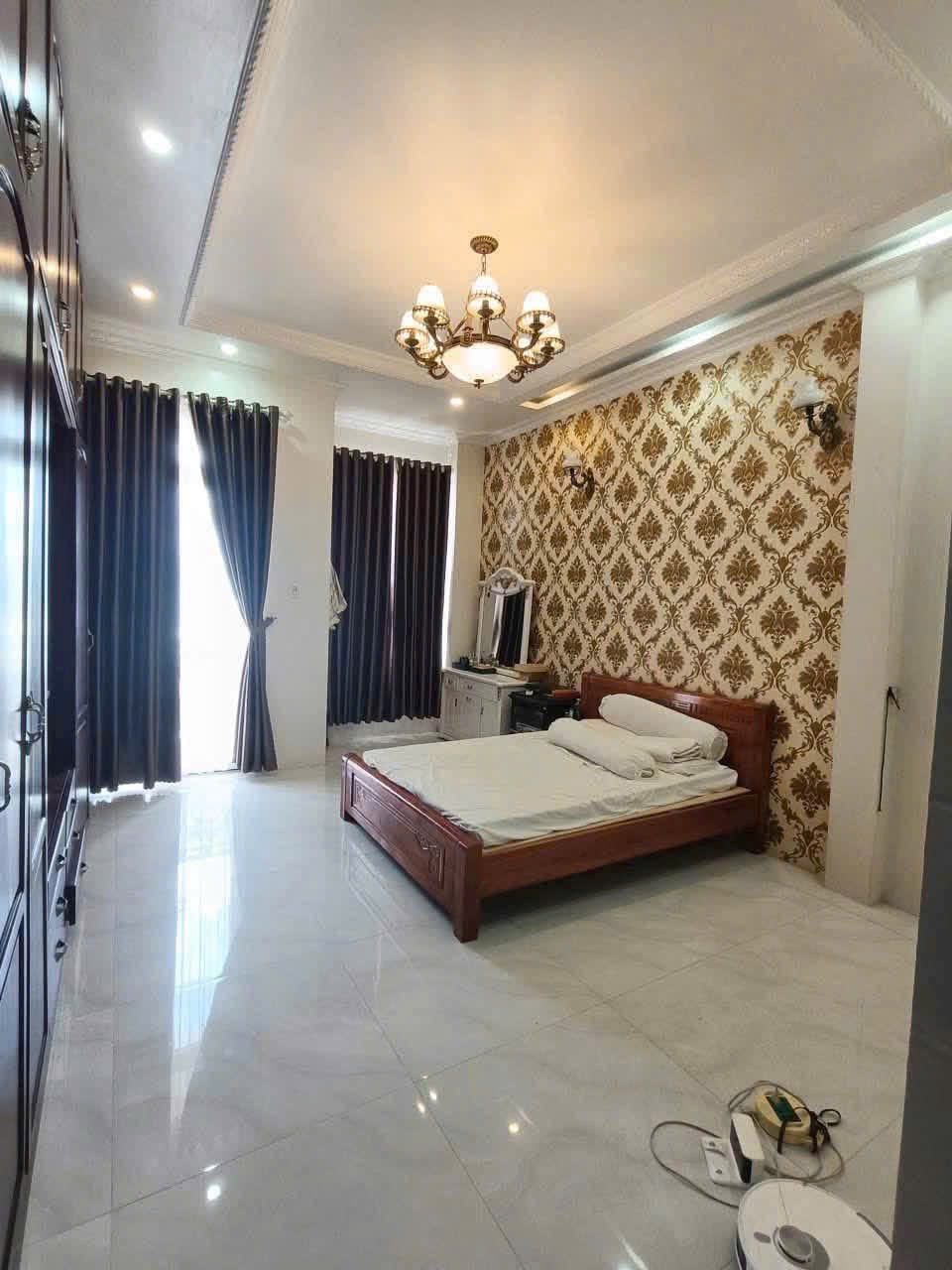 Cho thuê nhà trệt 2 lầu hẻm 18B Lê Hồng Phong, Bình Thủy - 9 Triệu/tháng