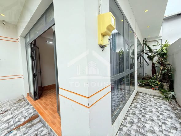 Cho thuê nhà 2 phòng ngủ hẻm đường CMT8, Ninh Kiều - 5.5 Triệu/Tháng